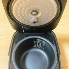 アイリスオーヤマ　炊飯器　3合炊き　銘柄炊き分け機能付きの画像