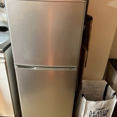 【6月引取】サンヨー 冷蔵庫 137L SR-141K-SB