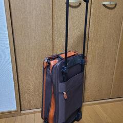 トラベルバッグ？キャスター付きバッグ？の画像