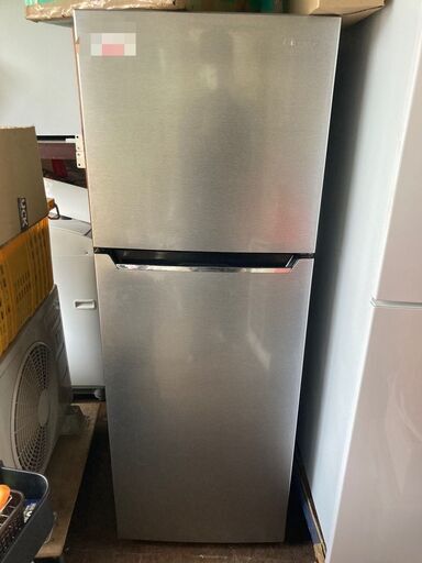 ☆中古￥23,800！Hisense　227㍑2ドア冷蔵庫　家電　2021年製　HR-B2302型　幅55㎝ｘ奥行61㎝ｘ高さ157㎝　【BE133】