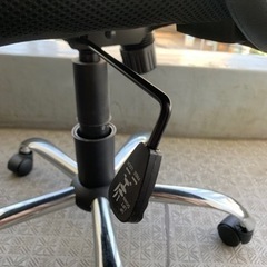 中古　オフィスチェア　デスクチェア　高さ調整可　キャスター付きの画像