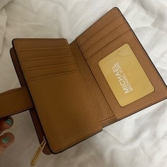 マイケルコース　二つ折り財布　直接取引のみの画像