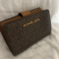 マイケルコース　二つ折り財布　直接取引のみ