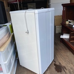 冷蔵庫　100L 高さ1m