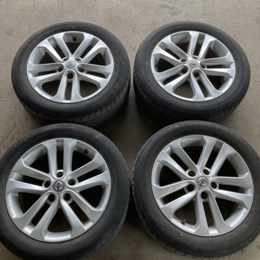 ニッサン　215/55/r17 夏タイヤ　アルミホイール付