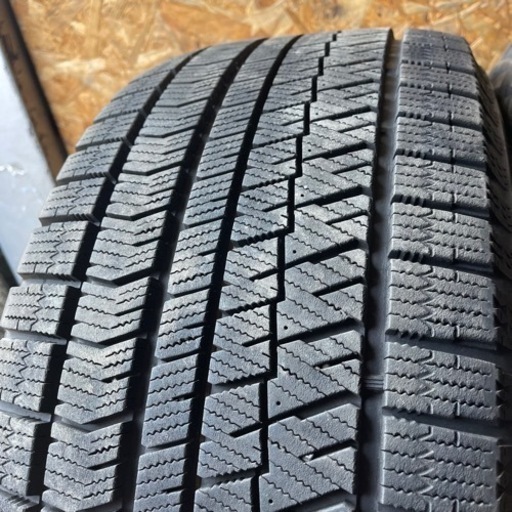 極上タイヤ　BRIDGESTONE ブリヂストン　ブリジストン　VRX2 245/50R18 スタッドレス　タイヤ　2017年製　2本