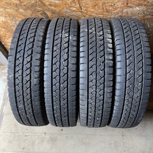 バリ山　BRIDGESTONE ブリヂストン　ブリジストン　VL1 165R14 LT 6PR スタッドレス　タイヤ　2021年製　14インチ