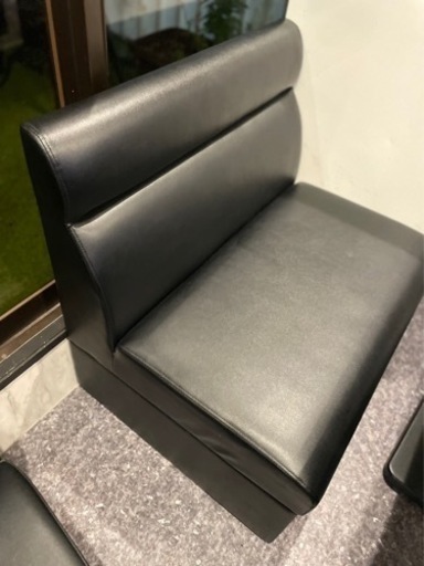 ボックスソファー　ブラックレザー　スナック　クラブソファー