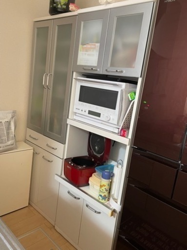 キッチンボード　食器棚