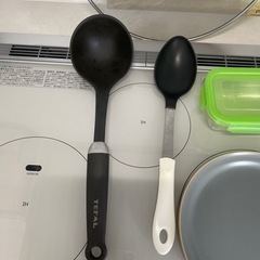 お譲り先決定★キッチンツールセット　T-falおたま　油はねガード　ガラス容器　お皿2枚の画像