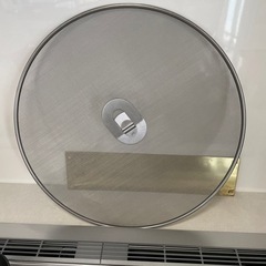お譲り先決定★キッチンツールセット　T-falおたま　油はねガード　ガラス容器　お皿2枚の画像