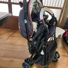 チャイルドシート　ベビーカー　ベビーバス　子供服　ベビーベッド　掃除機の画像