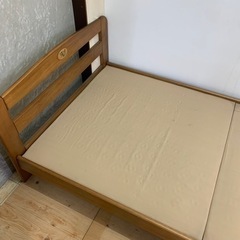 木製　シングル　ベッドフレームの画像
