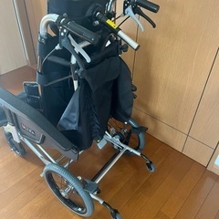 【お話し中】日進医療器／介助式車椅子　ティルト＆リクライニング 低床の画像