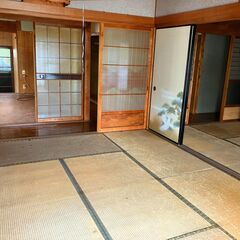 【入居者様 決定しました🙇‍♂️】🉐亀山市5DK戸建て🉐初期費用ほぼ無料・家賃46,000円・駐車場あり🉐リフォーム前の今だから格安お家賃🉐２ヶ月間フリーレント🉐庭あり🉐ペット飼育可能!!多頭飼いOK!!🉐外国籍OK!!🉐生活保護OK!!🉐事務所利用OK!!🉐DIY好きなようにOK🉐グループホームOK🉐気軽に田舎暮らし古民家🉐三重県亀山市楠平尾町 - 賃貸（マンション/一戸建て）