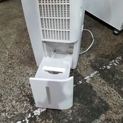 【愛品館市原店】SHARP 2022年製 CM-P100-W 冷風衣類乾燥除湿機 【愛市IJ4016268-104】の画像