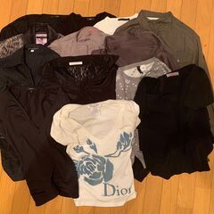 引っ越しで不要な洋服　引き取り確実な方に差し上げます。