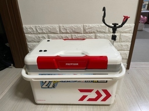 ダイワ  クーラーボックス　27ℓ