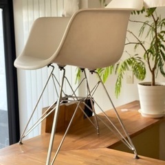 <譲渡先決定しました>白いイス　2脚セットの画像