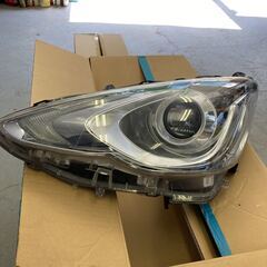 アクア　ヘッドライト　NHP10 左 ☆研磨・美品☆ トヨタ アクア NHP10 前期 G's 純正 左 LED