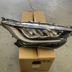 ヤリス クロス MXPB10 MXPJ15 純正 ヘッドライト 右LED ヤリスクロス/ハイブリッド MXPB10/MXPB15 MXPJ10/MXPJ15 LED 純正 右