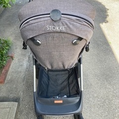ベビーカー ストッケの画像