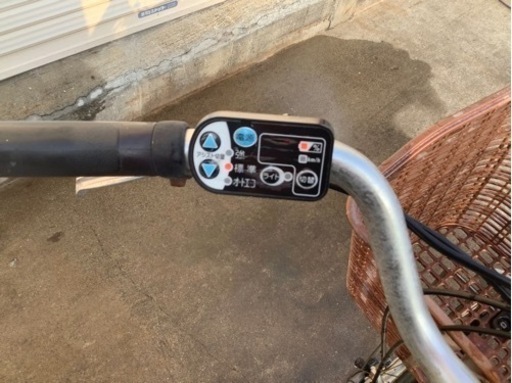 64 ブリヂストン新機種電動アシスト自転車Beaute26インチアズキアルミボディー