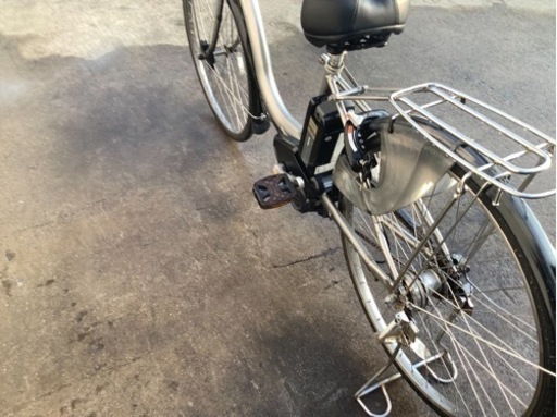 64 ブリヂストン新機種電動アシスト自転車Beaute26インチアズキアルミボディー