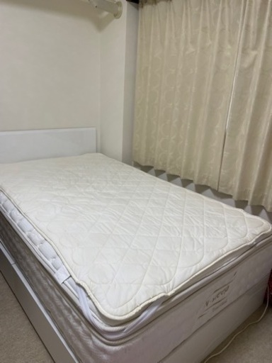 セミダブルベッド