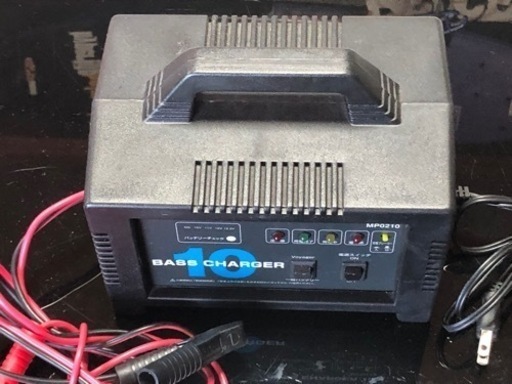 バッテリー充電器