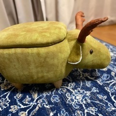 【受取予定者決定】トナカイのスツールソファ　小さい収納付き