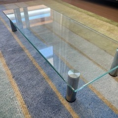 ガラス天板のテレビ台の画像