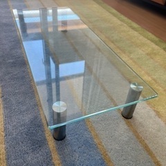 ガラス天板のテレビ台の画像