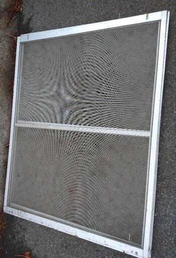 網戸　アルミサッシ　レトロ　銀色　サイズ　　約　86.5㎝×111.5㎝