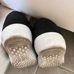 GAP 黒 スニーカー 25cm の画像