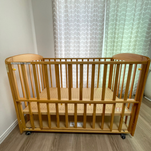 カトージ ベビーベッド  （マットレス付き）