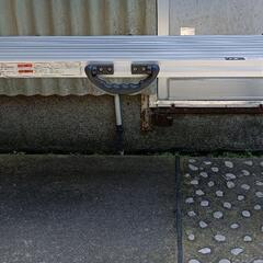   脚  立