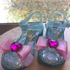 キラキラ青の女の子サンダル　ピンクのリボン　17cm