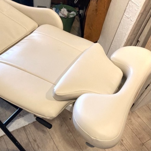 業務用のエステベッド