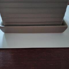 角形植木鉢セットと丸形植木鉢敷台の画像