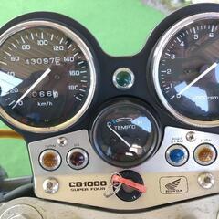 大型バイクCB1000SFの画像