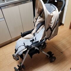 【お譲りします】コンビ　ベビーカーB型　ウェルフラット