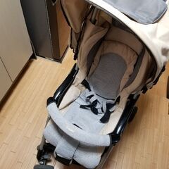【お譲りします】コンビ　ベビーカーB型　ウェルフラットの画像