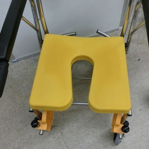 シャワー用車いす カワムラサイクル KS4 黄色 入浴用車いす 車いす 車椅子 介護 札幌 西野店