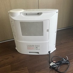 加湿機能付き　プラズマクラスター　ファンヒーターの画像