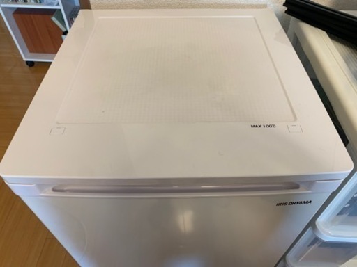 冷凍庫Iris Ohyama 60L