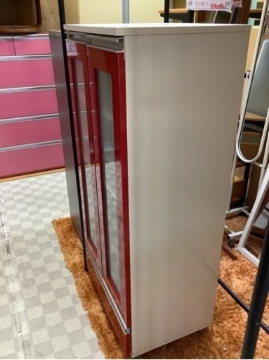 【リサイクルサービス八光】幅60㎝　食器棚（中）　レッド/ホワイト