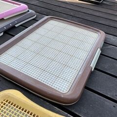 ペット用トイレ　メッシュカバー式　ワイドとレギュラー　計7つ（あげます限定者あり）の画像