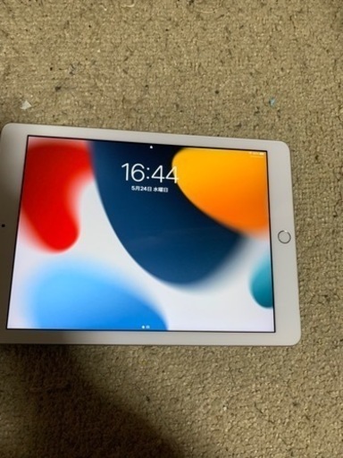  iPad6 Wi-Fiモデル 32GB シルバー、Bluetoothキーボードセット販売