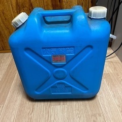 灯油用ポリタンク　一つ100円にしました！